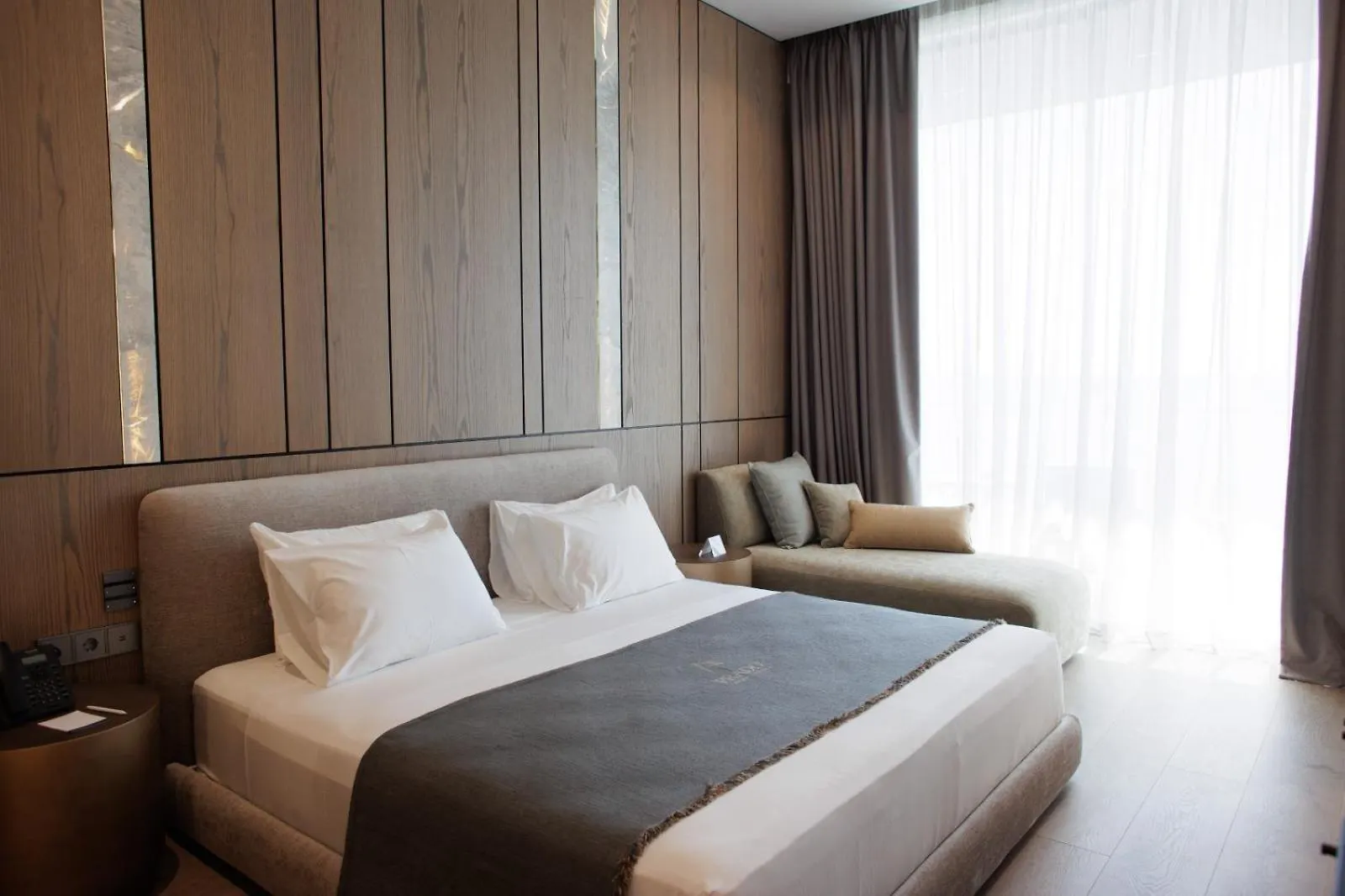 Prado Luxury Hotel 히마레