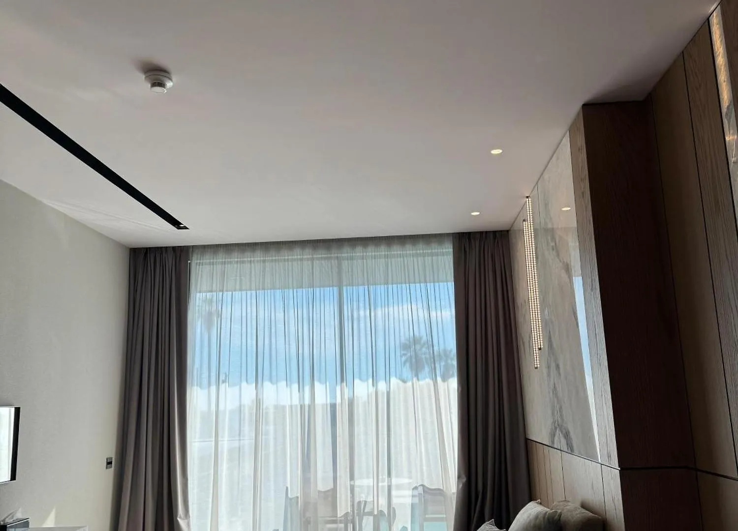 Prado Luxury Hotel 希马拉