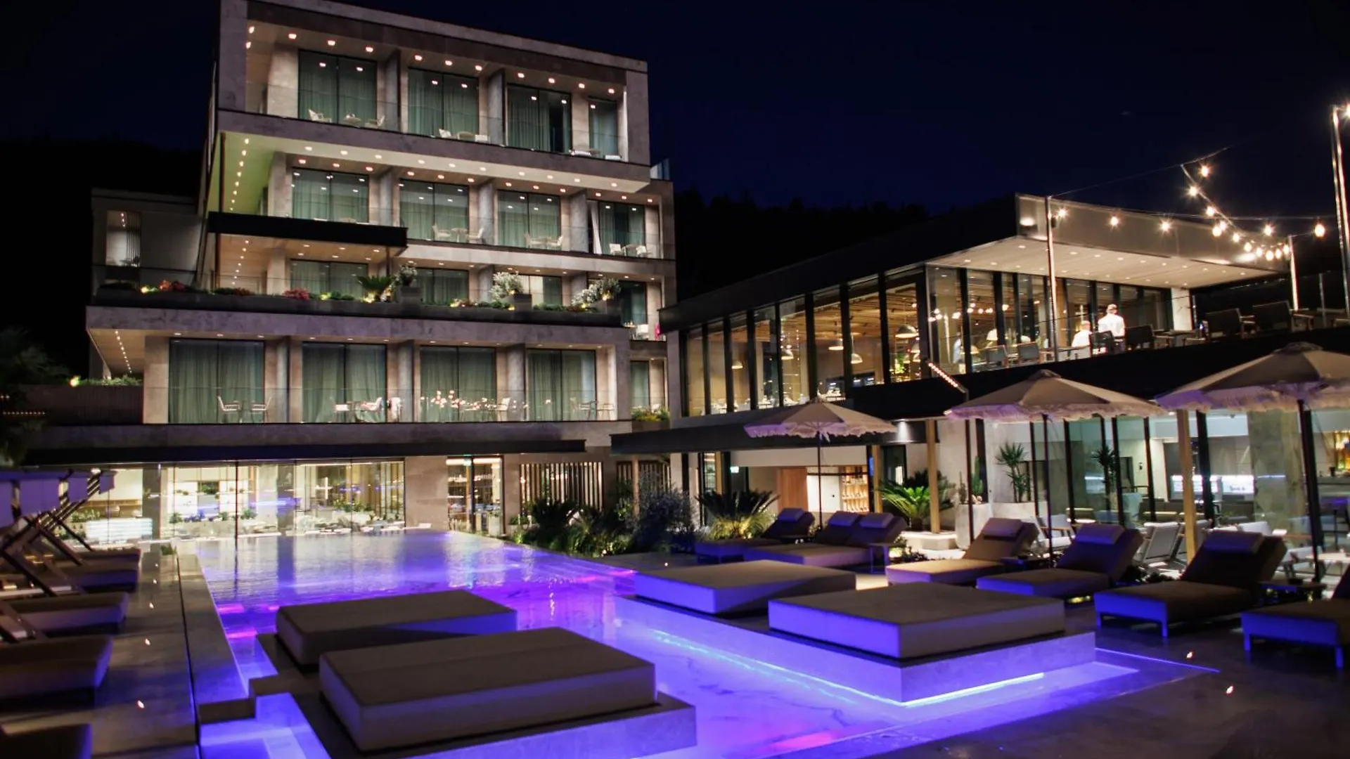 Prado Luxury Hotel 希马拉