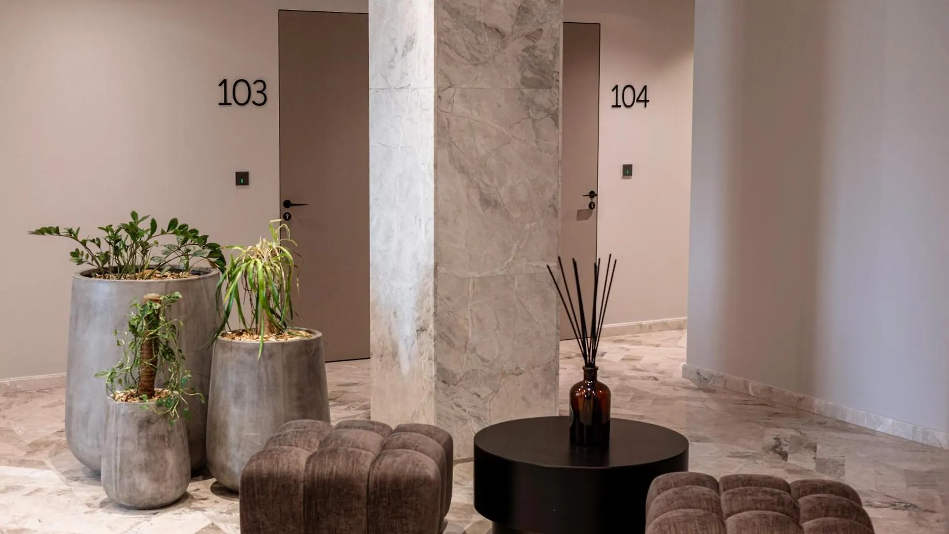 Prado Luxury Hotel 히마레