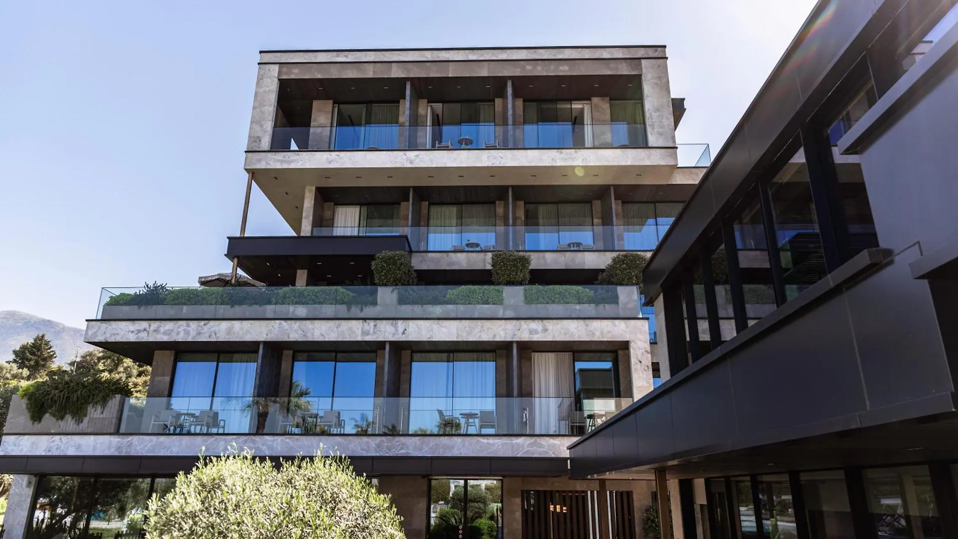 Prado Luxury Hotel 希马拉